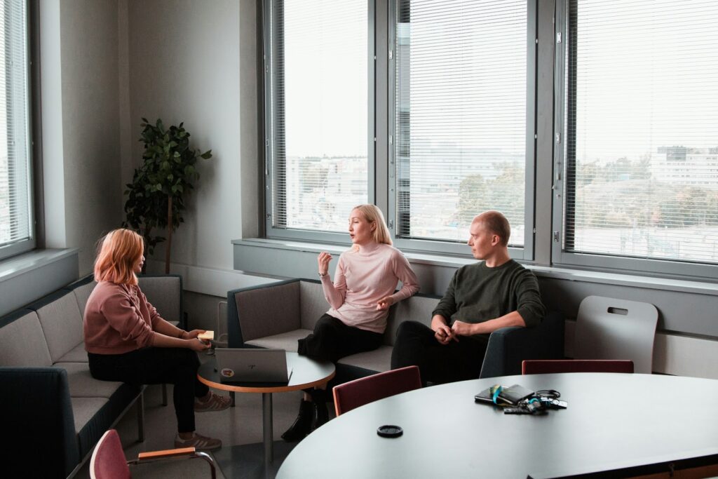 Breaking Free from Alcohol: Discreet Online Help for Ontarians 